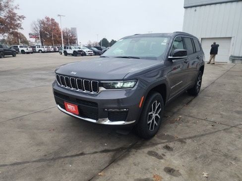 New 2025 Jeep Grand Cherokee L Limited image 3