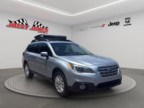 Used 2017 Subaru Outback 2.5i Premium AWD/4WD image 12