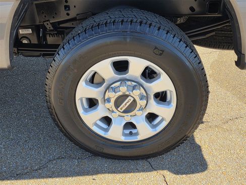 Used 2024 Ford F250 XLT image 28