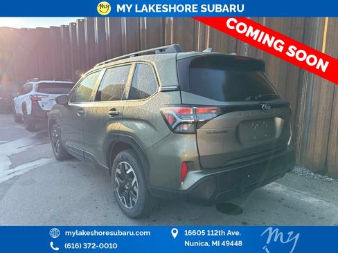 Used 2025 Subaru Forester Premium AWD/4WD image 7