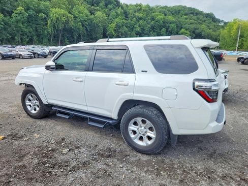 Used 2024 Toyota 4Runner SR5 Premium w/ Moonroof Package RWD image 4
