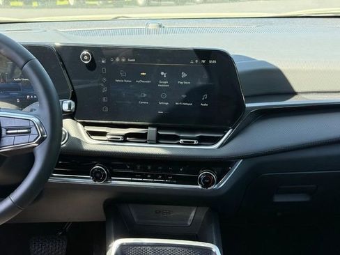 New 2026 Chevrolet Equinox LT FWD image 9