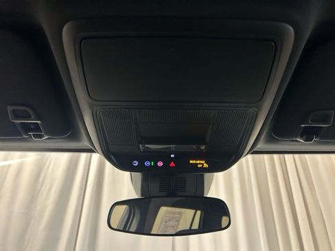 Used 2025 GMC Terrain Elevation image 17