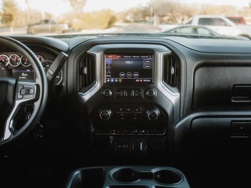 Used 2020 Chevrolet Silverado 1500 LT w/ Trailering Package image 28
