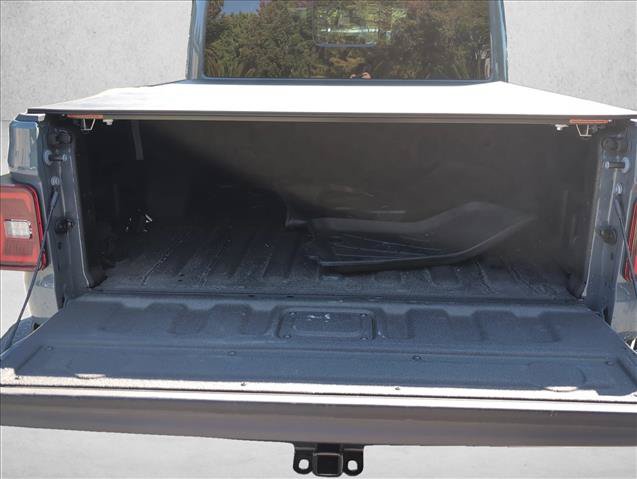 Used 2025 Jeep Gladiator Sport AWD/4WD image 6