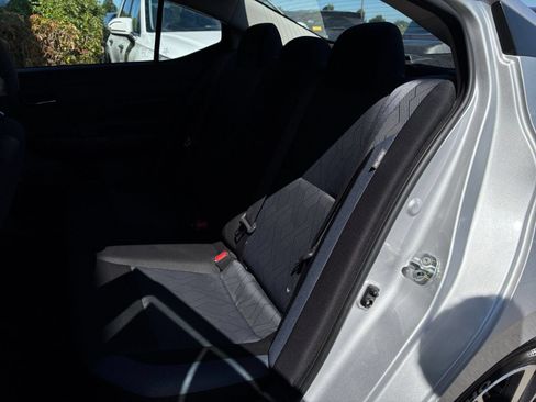 Used 2025 Nissan Versa SV FWD image 36