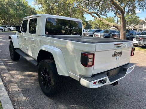 Used 2022 Jeep Gladiator Overland AWD/4WD image 8