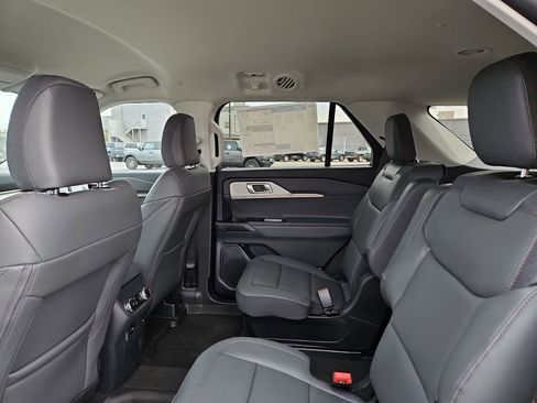 New 2026 Ford Explorer Active w/ Active Comfort Package image 19