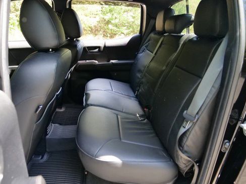 Used 2022 Toyota Tacoma TRD Sport image 22