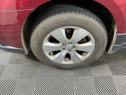 Used 2011 Subaru Outback 3.6R Limited image 9
