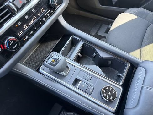 Used 2025 Nissan Pathfinder SV AWD/4WD image 16