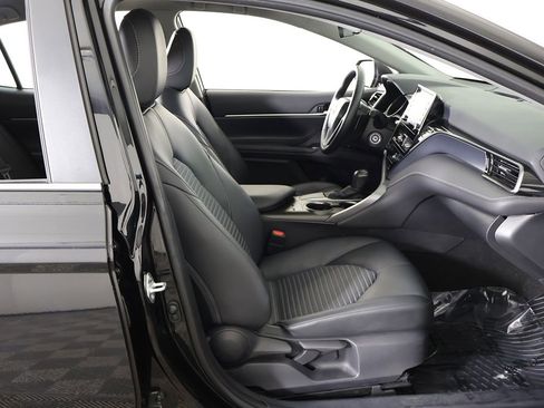 Used 2024 Toyota Camry SE image 30