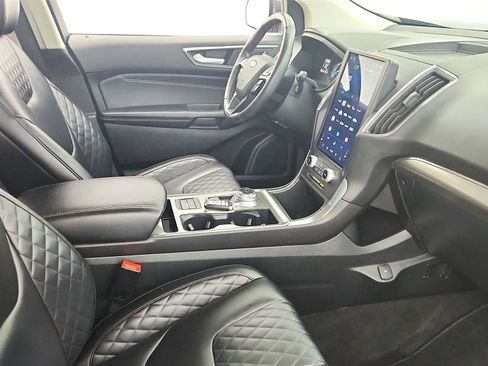 Used 2024 Ford Edge Titanium image 18