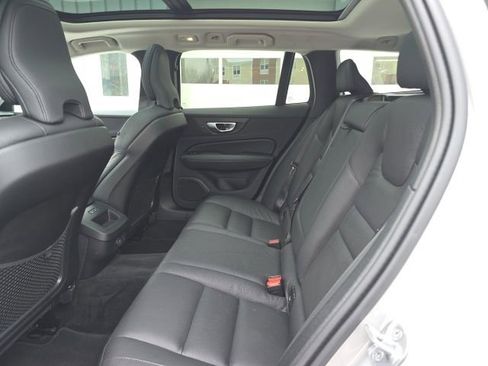 Certified 2025 Volvo V60 B5 Cross Country Plus image 22