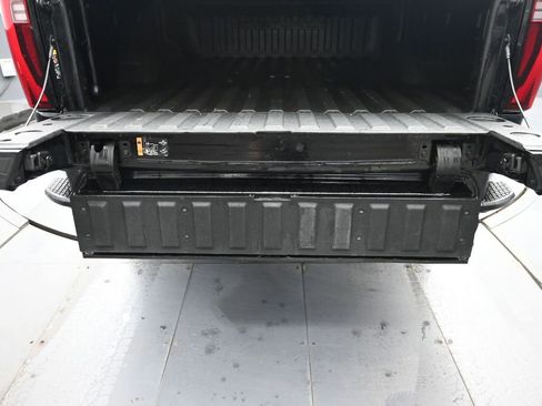 Used 2024 GMC Sierra 2500 Denali w/ Technology Package image 15