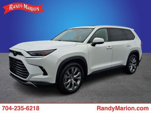 Used 2024 Toyota Grand Highlander AWD image 1