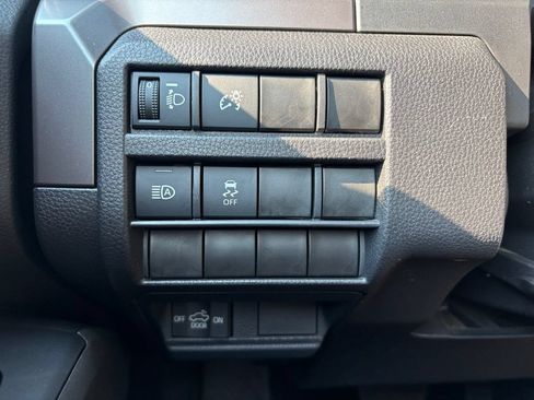 Used 2024 Toyota Tacoma SR5 AWD/4WD image 18