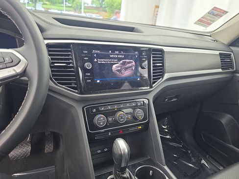Certified 2023 Volkswagen Atlas SE w/ Panoramic Sunroof Package AWD/4WD image 20