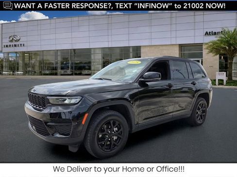 Used 2025 Jeep Grand Cherokee Altitude AWD/4WD image 1