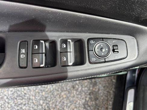 Used 2019 Hyundai Santa Fe AWD w/ Cargo Package image 18