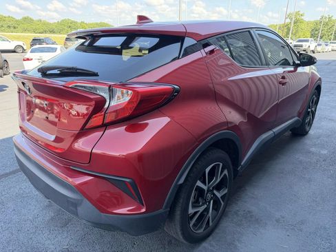 Used 2020 Toyota C-HR XLE FWD image 4