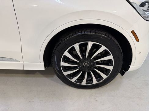 Used 2023 Lincoln Aviator Black Label Grand Touring w/ Class IV Trailer Tow Package image 31