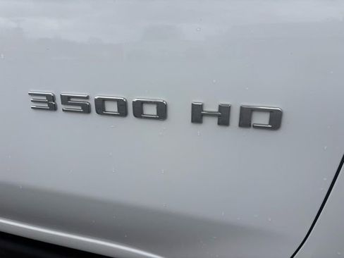 Used 2024 Chevrolet Silverado 3500 LT w/ Convenience Package image 6