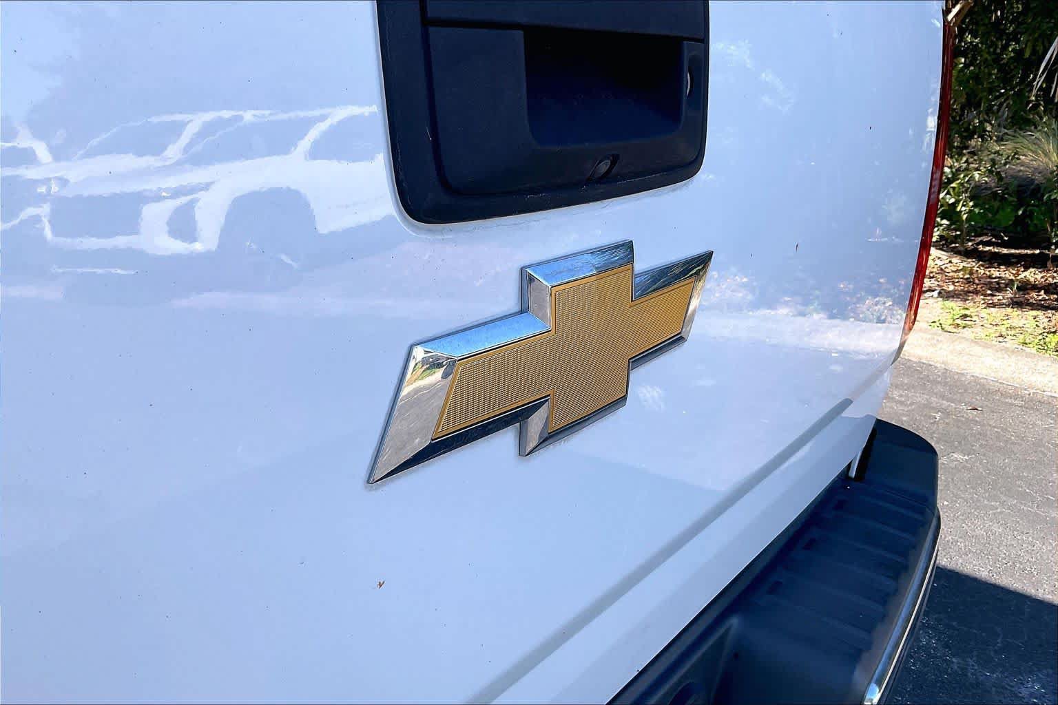 Used 2018 Chevrolet Colorado W/T w/ WT Convenience Package RWD image 9