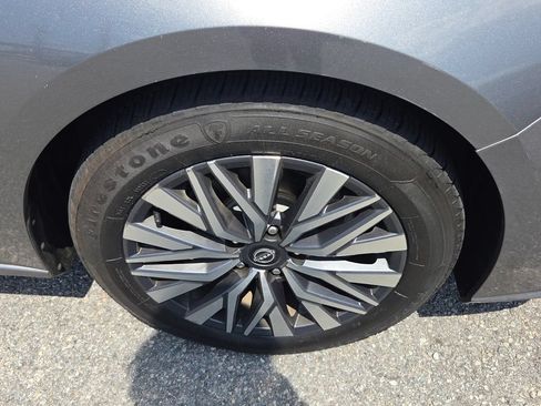 Certified 2023 Nissan Altima 2.5 SV FWD image 14