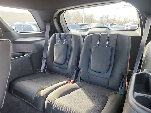 Used 2015 Ford Explorer XLT image 26