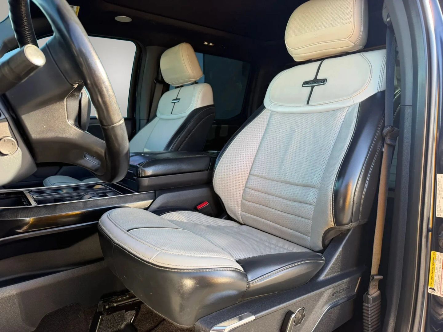 Used 2022 Ford F150 Lightning Platinum AWD/4WD image 10