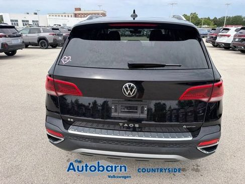 Used 2024 Volkswagen Taos SE AWD/4WD image 5