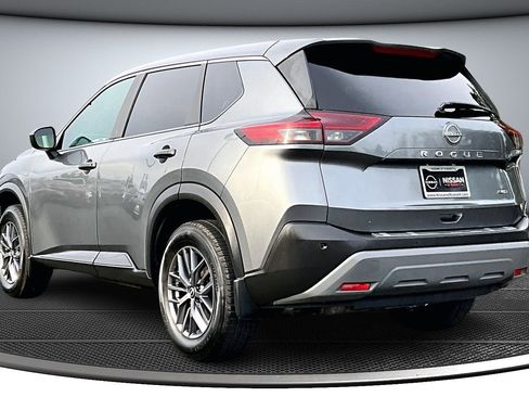 Used 2023 Nissan Rogue S image 4