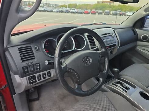 Used 2010 Toyota Tacoma 4WD Double V6 AT image 2