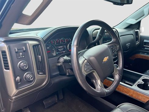 Used 2017 Chevrolet Silverado 2500 High Country w/ Duramax Plus Package image 9