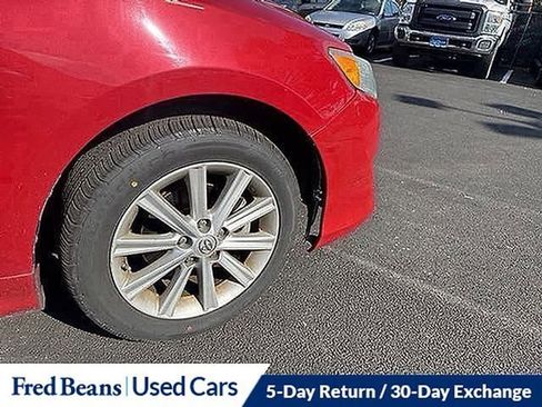 Used 2014 Toyota Camry XLE image 16