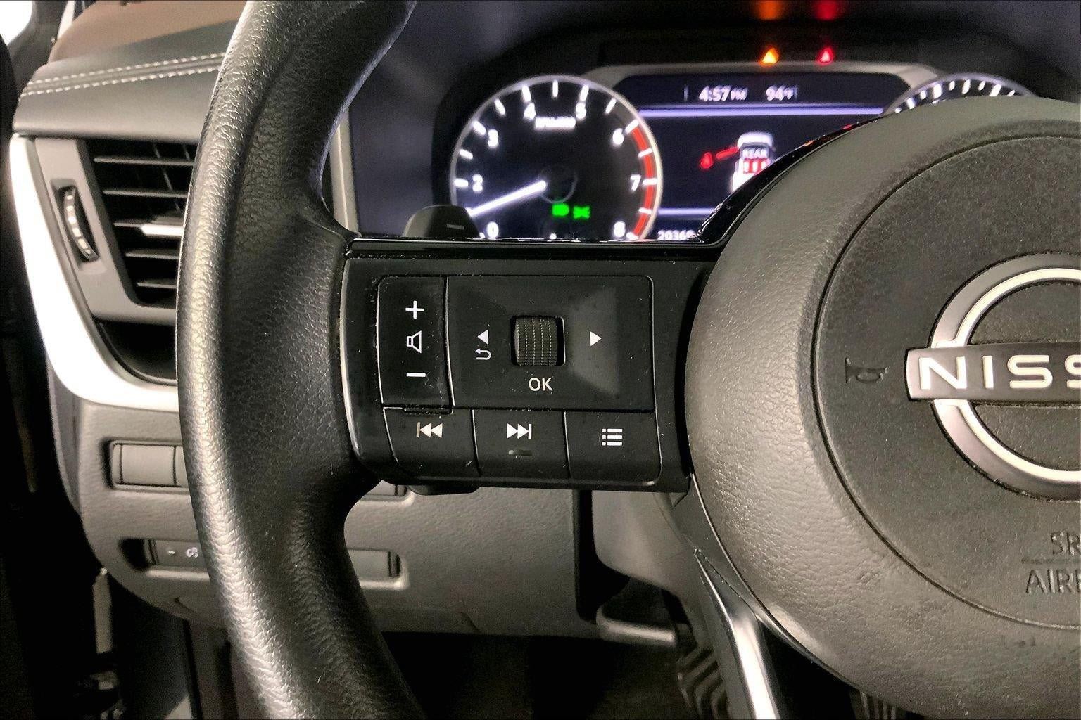 Used 2023 Nissan Rogue SV AWD/4WD image 18