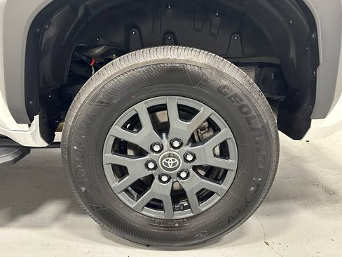 Used 2025 Toyota 4Runner SR5 AWD/4WD image 62