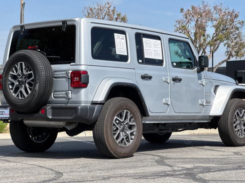 Used 2024 Jeep Wrangler Sahara image 4