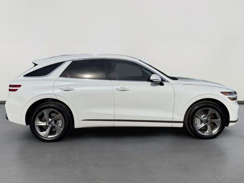 Used 2026 Genesis GV70 2.5T Select image 6