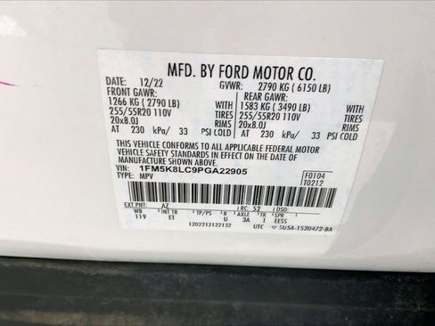 Used 2023 Ford Explorer King Ranch w/ Technology Package image 8