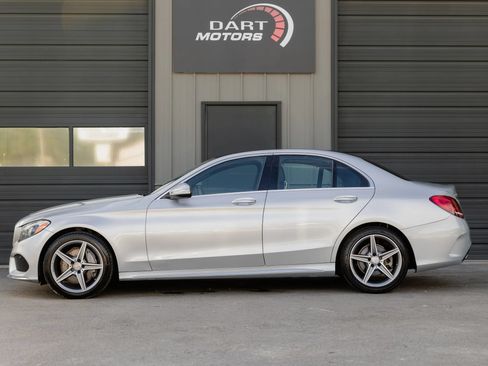 Used 2015 Mercedes-Benz C 300 4MATIC Sedan image 4
