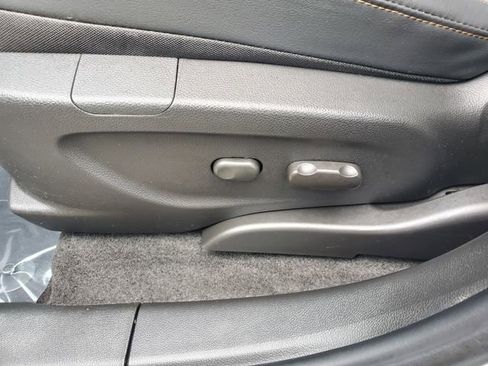 Certified 2022 Chevrolet Trax LT w/ LT Convenience Package image 21