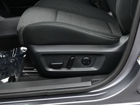 Used 2022 Nissan Rogue SV AWD/4WD image 11