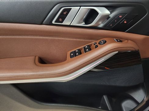 Used 2024 BMW X5 xDrive40i w/ Climate Comfort Package image 42