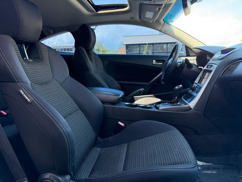 Used 2011 Hyundai Genesis 2.0T RWD image 11