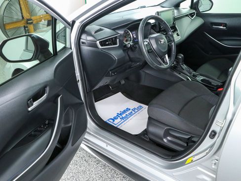 Used 2022 Toyota Corolla SE FWD image 3