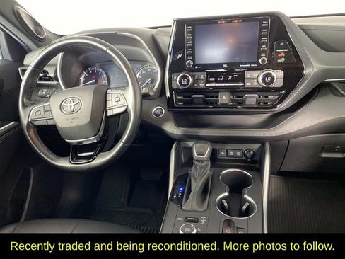 Used 2021 Toyota Highlander XSE AWD/4WD image 15