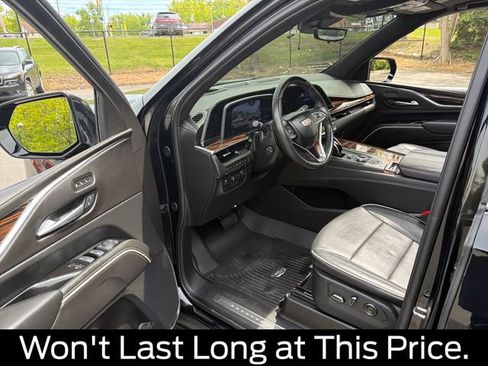 Used 2024 Cadillac Escalade ESV Premium Luxury w/ Performance Package AWD/4WD image 26