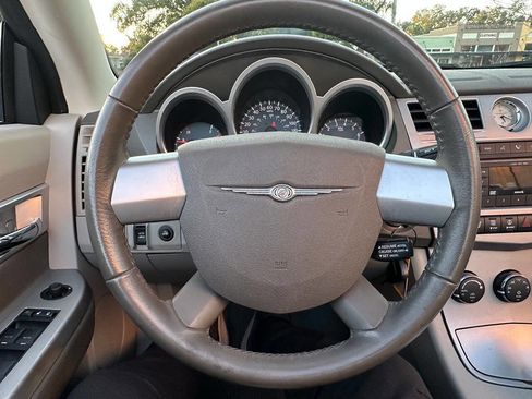 Used 2010 Chrysler Sebring Touring w/ Special Touring Group image 15